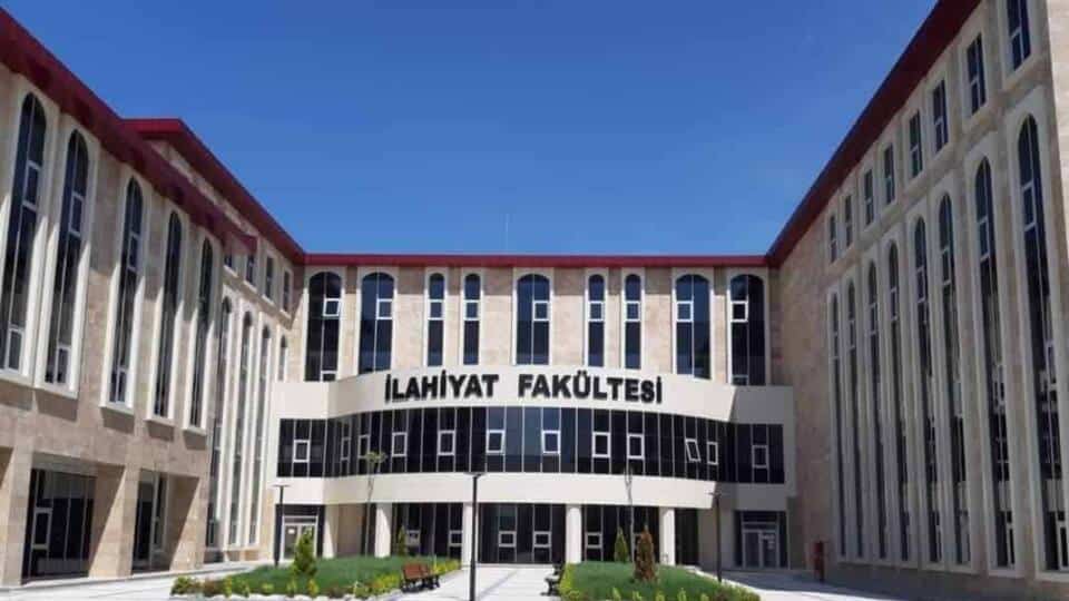 Balıkesir Üniversitesi'nde Dijital Ekonomi ve Finansın Fıkhî Yönleri Üzerine Akademik Toplantı Hazırlanıyor