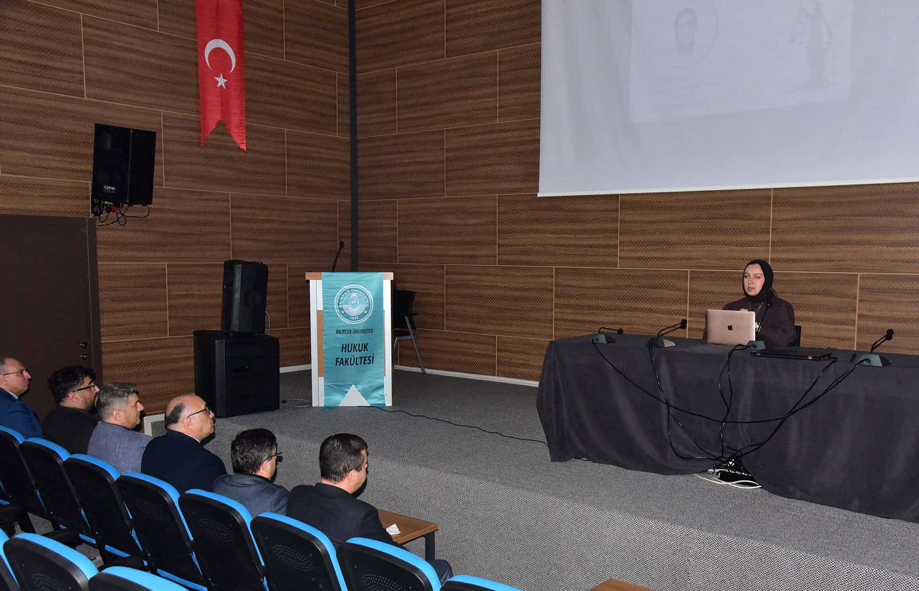 Balıkesir Üniversitesi'nde 28 Şubat Süreci ve Kadın Haklarının Hukuki Boyutu Tartışıldı