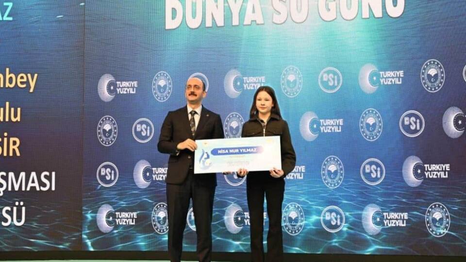 Bandırmalı Öğrenci Nisanur Yılmaz, 'Su ve İnsan' Yarışmasında Türkiye Üçüncüsü Oldu