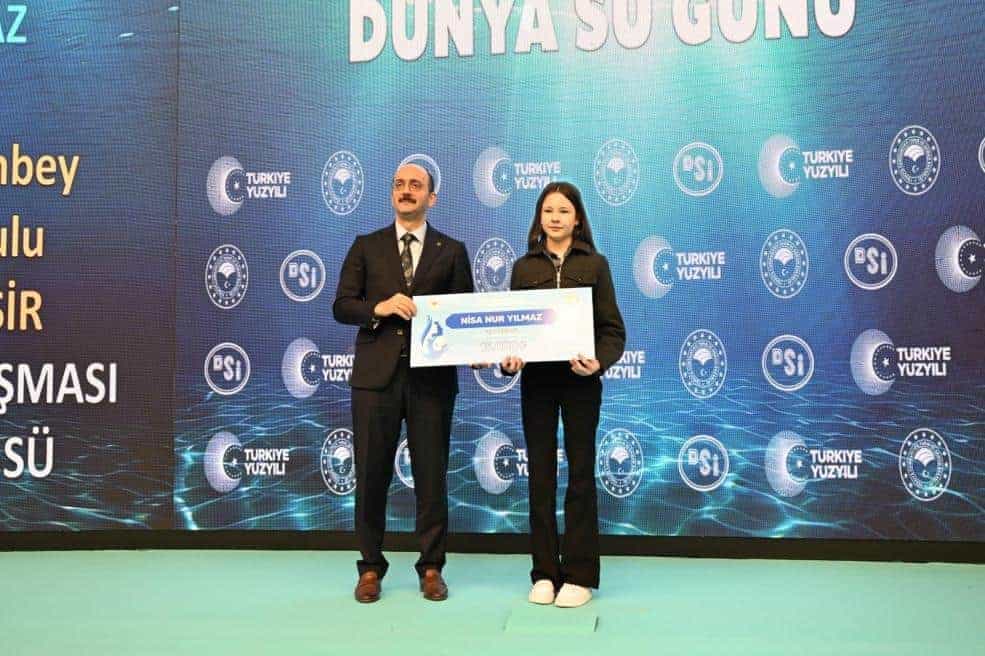 Bandırmalı Öğrenci Nisanur Yılmaz, 'Su ve İnsan' Yarışmasında Türkiye Üçüncüsü Oldu