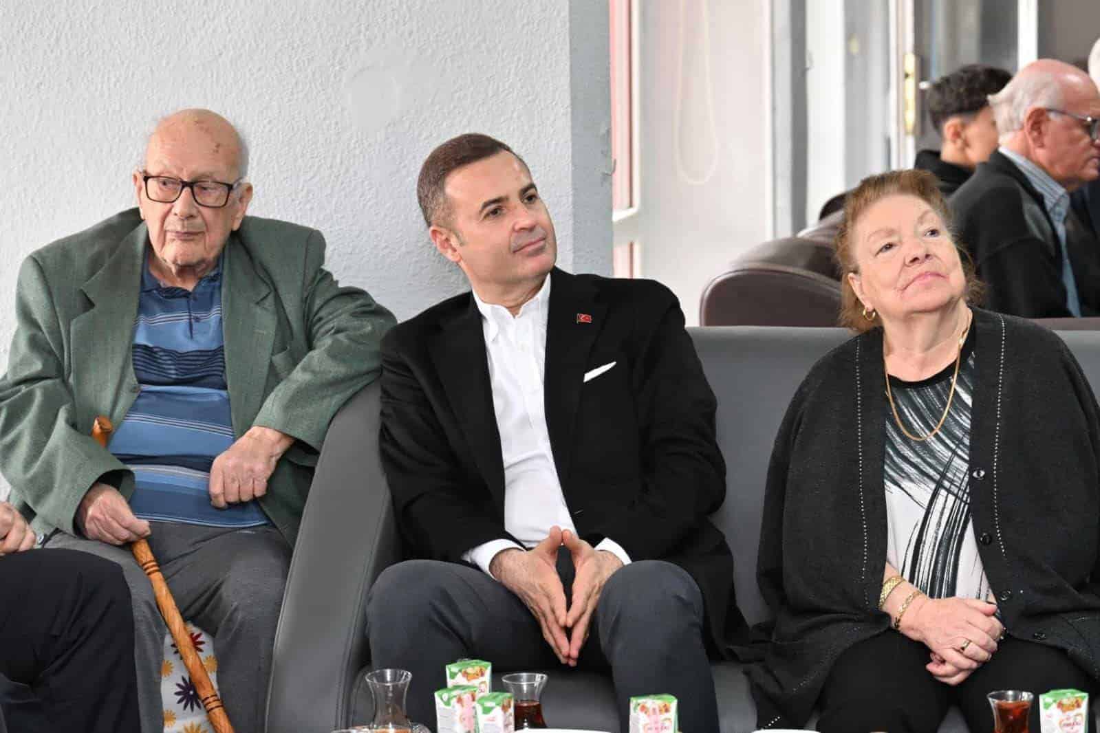 Başkan Ahmet Akın, Ramazan Bayramı’nda Protokolle Bayramlaşma ve Anlamlı Ziyaretler Gerçekleştirdi