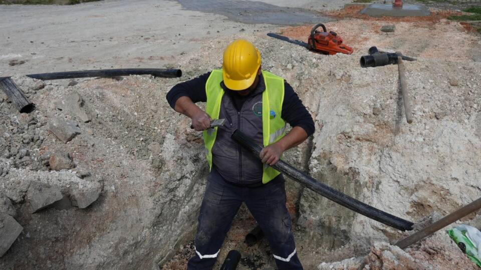 Manyas Atatürk Mahallesi TOKİ'de Eski İçme Suyu Hatları Modern Altyapı ile Değiştirildi