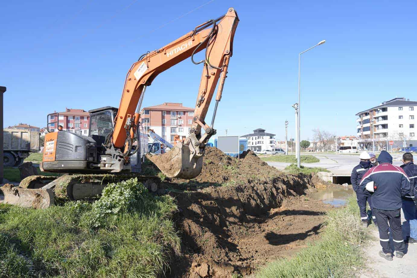 Burhaniye Belediyesi Fen İşleri Müdürlüğü Yol ve Altyapı Çalışmalarını Sürdürüyor