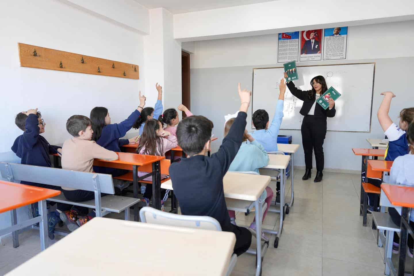 Burhaniye Belediyesi Ortaokul Öğrencilerine Çevre Bilinci Eğitimi Verdi