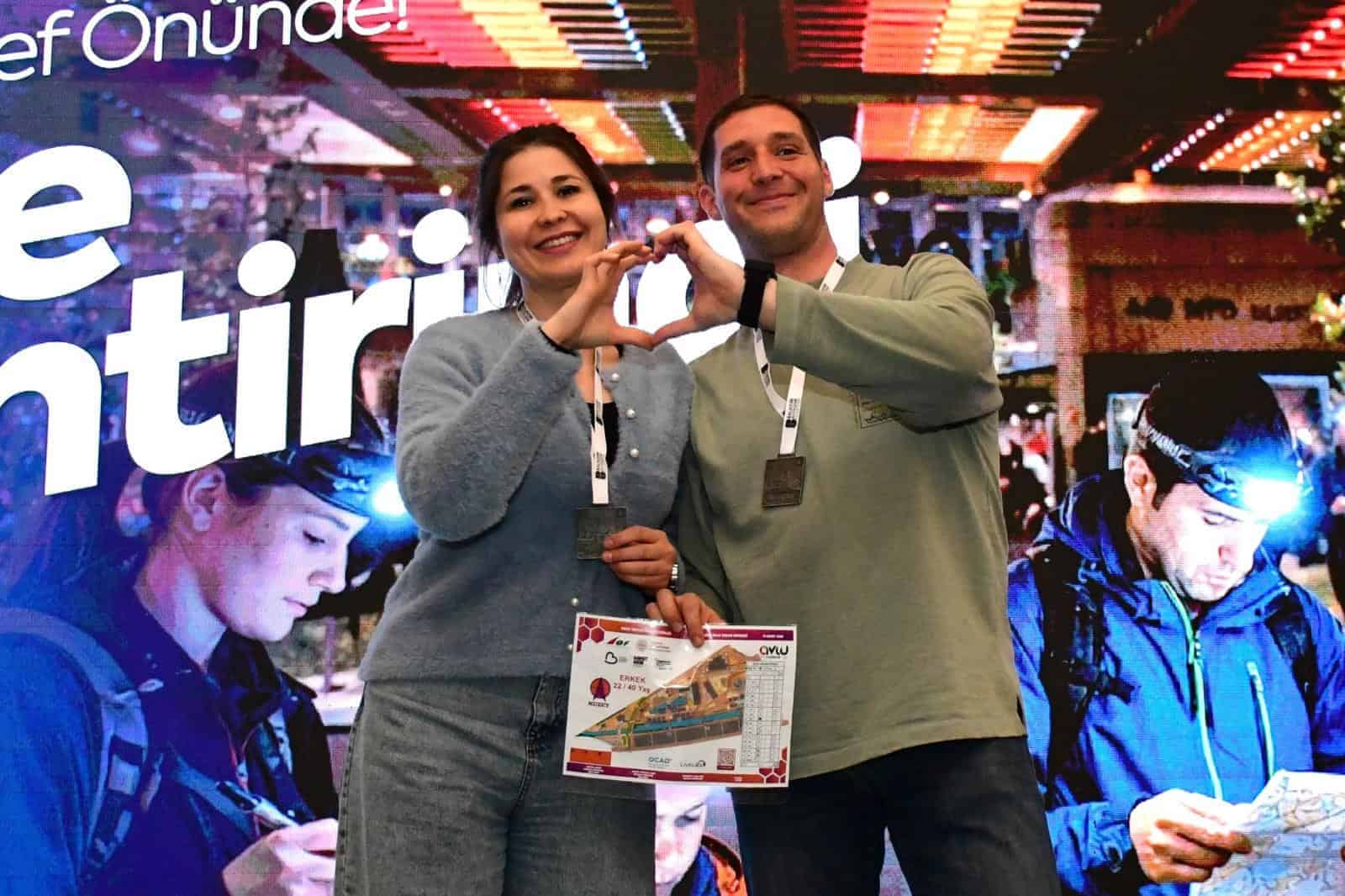 Balıkesir’de Avlu Gece Oryantiringi Renkli Görüntülere Sahne Oldu