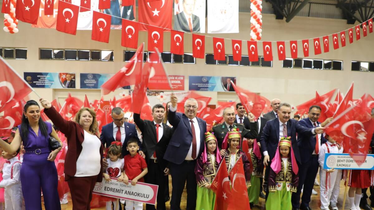 Edremit’te 23 Nisan Ulusal Egemenlik ve Çocuk Bayramı Renkli Etkinliklerle Kutlanacak