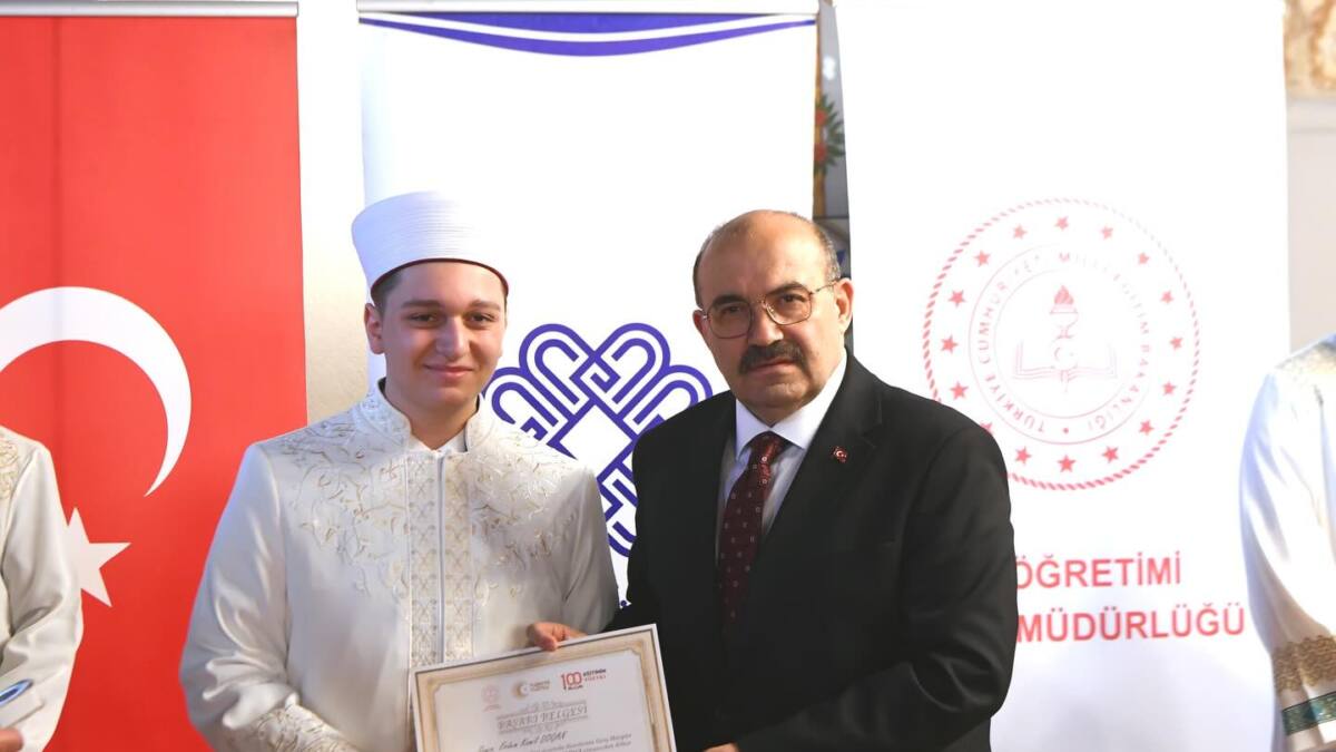 Balıkesir’de Genç Hatipler Hutbe Okuma Yarışması Bölge Finali Düzenlendi