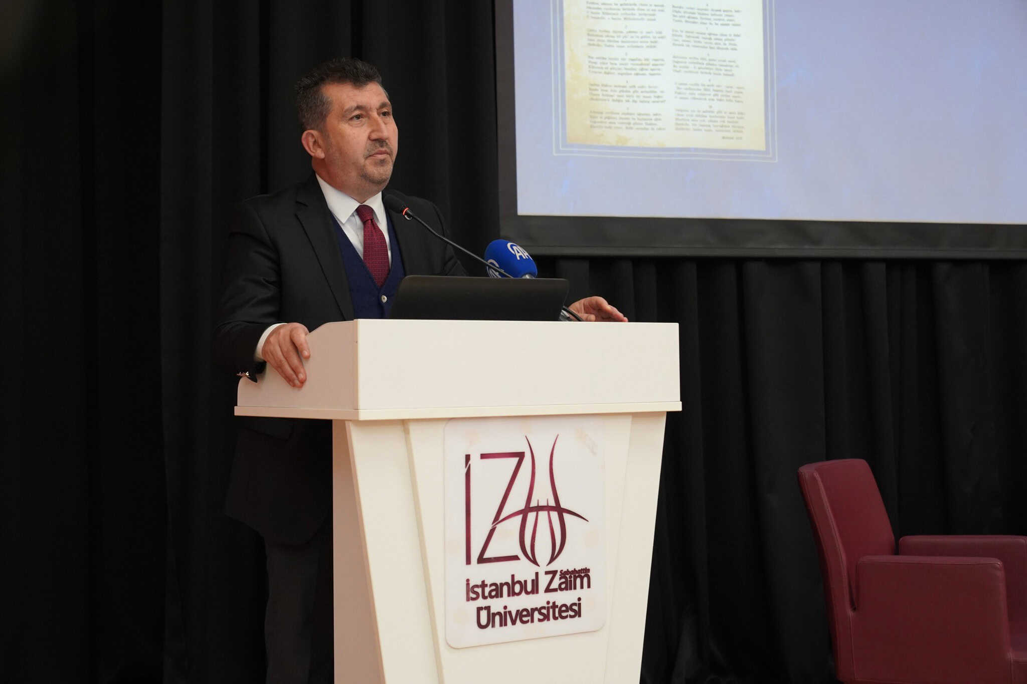 Balıkesir Üniversitesi, İstanbul’da Düzenlenen 4 Şehir 4 Mekân 4 Akif Sempozyumu'na Katıldı