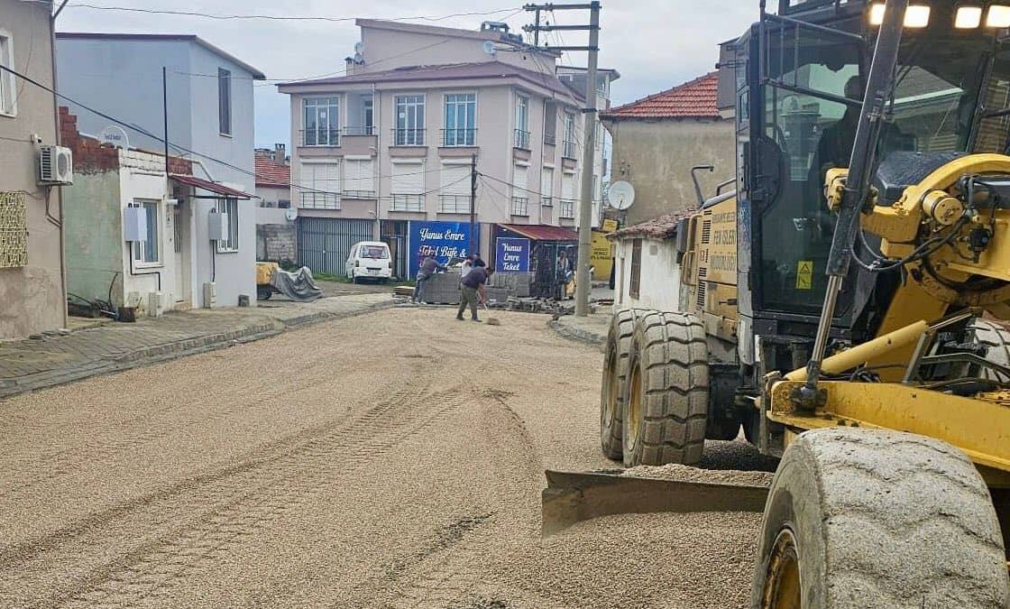 Burhaniye Belediyesi Fen İşleri Müdürlüğü İlçe Genelinde Çalışmalarını Sürdürüyor