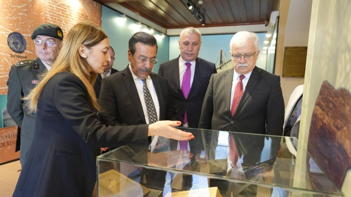 Atatürk’ün Burhaniye'yi Ziyaretinin 92. Yılı Cumhuriyet Meydanı’nda Kutlandı