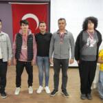 Burhaniye'de 23 Nisan Satranç Turnuvası Yaklaşık 200 Sporcunun Katılımıyla Gerçekleşti