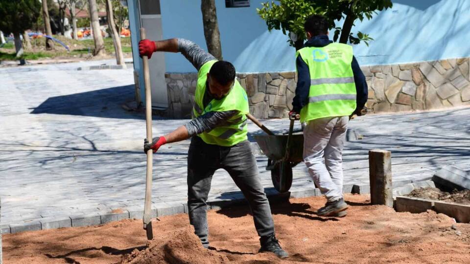 Susurluk Atatürk Parkı Yenilenerek Modern ve Erişilebilir Yaşam Alanına Dönüşüyor