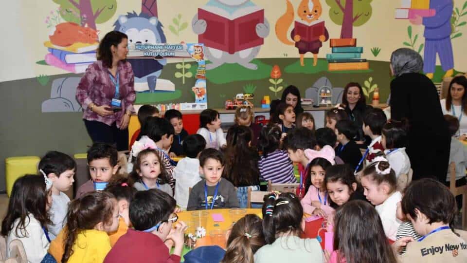 Balıkesir'de 62. Kütüphane Haftası Etkinlikleri Her Yaştan Katılımcıyla Gerçekleşiyor